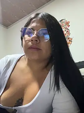 Snapshot of viccky_vick chatting on February 25, 2025, 11:43 am viccky vick online show from February 25, 2025, 11:43 am