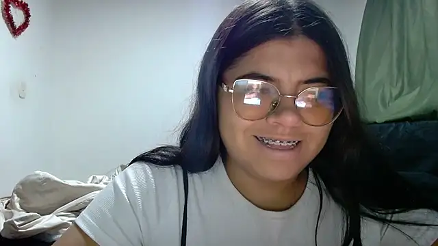 Snapshot of viccky_vick chatting on October 28, 2025, 11:58 pm viccky vick online show from October 28, 2025, 11:58 pm