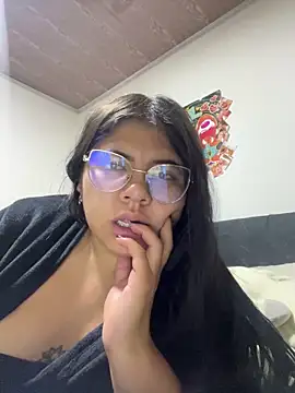 Snapshot of viccky_vick chatting on March 6, 2025, 11:36 am viccky vick online show from March 6, 2025, 11:36 am