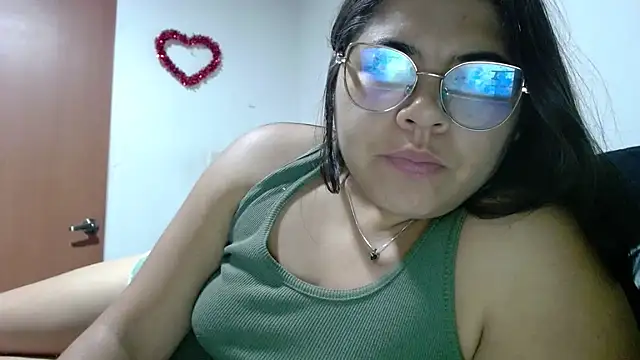 Snapshot of viccky_vick chatting on October 23, 2025, 2:32 am viccky vick online show from October 23, 2025, 2:32 am