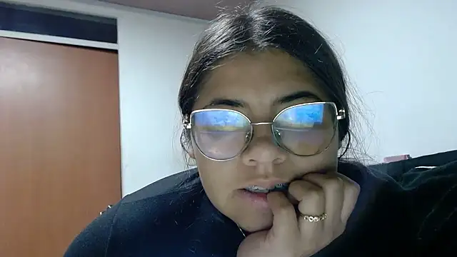 viccky vick online show from January 10, 2026, 4:41 am