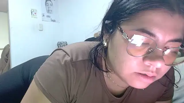 Snapshot of viccky_vick chatting on June 12, 2026, 1:47 am viccky vick online show from June 12, 2026, 1:47 am