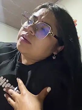 Snapshot of viccky_vick chatting on February 19, 2025, 12:35 am viccky vick online show from February 19, 2025, 12:35 am