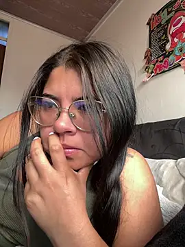 Snapshot of viccky_vick chatting on February 18, 2025, 2:06 pm viccky vick online show from February 18, 2025, 2:06 pm