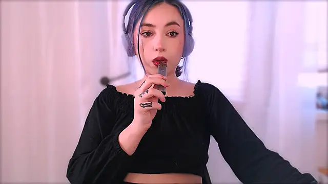 Snapshot of purplewitch chatting on October 8, 2025, 11:12 am purplewitch online show from October 8, 2025, 11:12 am