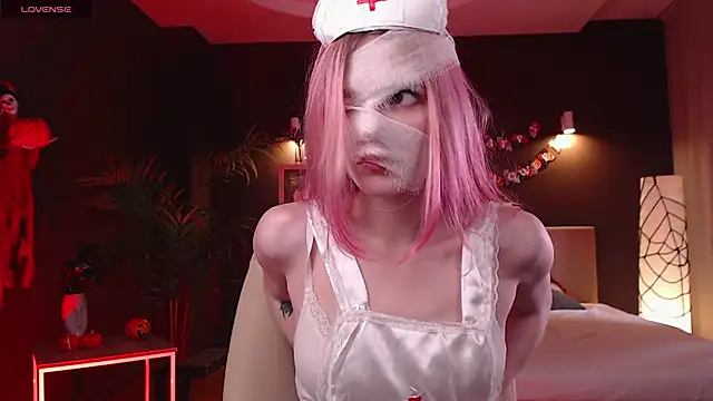 Snapshot of Gretchen_Mol chatting on November 1, 2025, 7:35 am Gretchen Mol online show from November 1, 2025, 7:35 am