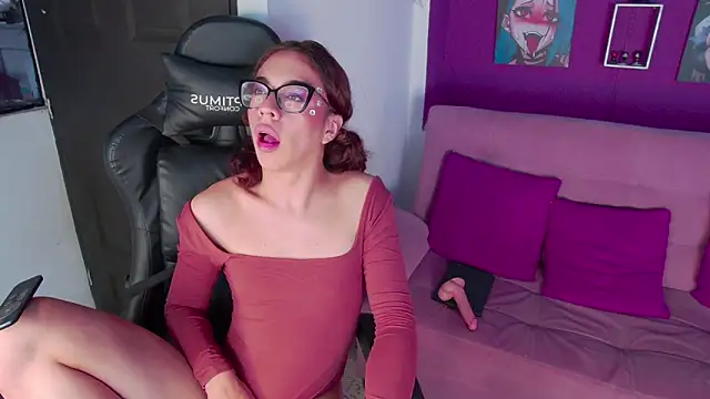 AuroraStartrainn online show from February 21, 2025, 4:48 pm