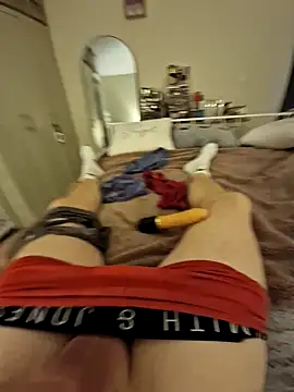 Snapshot of blueeyeblonde33 chatting on February 4, 2025, 7:40 am blueeyeblonde33 online show from February 4, 2025, 7:40 am