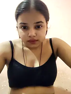 Snapshot of RAYI_123 chatting on October 1, 2025, 4:44 pm RAYI 123 online show from October 1, 2025, 4:44 pm