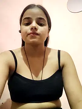 Snapshot of RAYI_123 chatting on October 6, 2025, 4:52 pm RAYI 123 online show from October 6, 2025, 4:52 pm