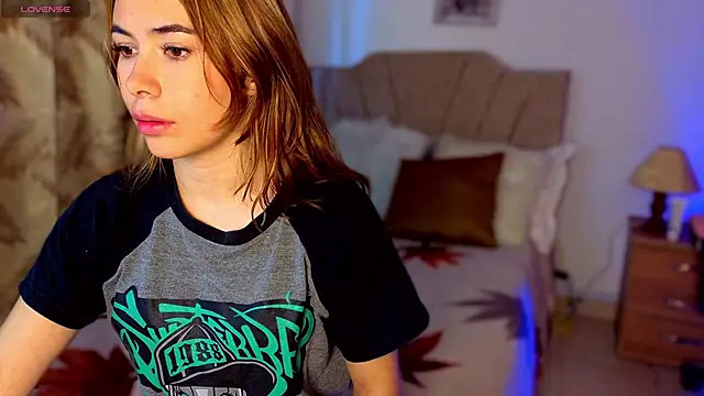 CherryDiamon online show from January 29, 2025, 1:38 pm