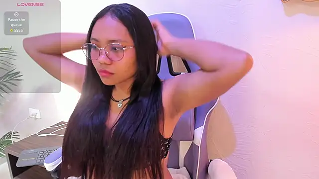 yeikafoxy online show from March 6, 2025, 11:25 am