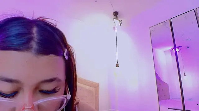 Charlotte Baker19 online show from February 24, 2025, 5:22 am