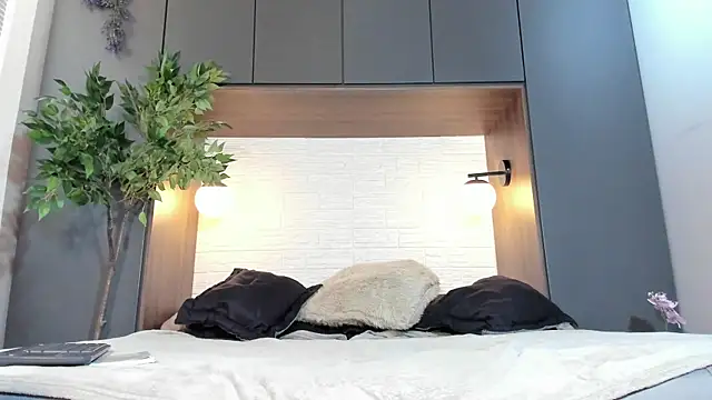 Alexa vandercloude online show from March 12, 2025, 3:18 pm