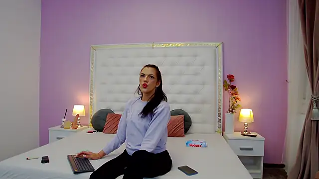 Snapshot of LissaAnn chatting on March 21, 2025, 11:45 pm LissaAnn online show from March 21, 2025, 11:45 pm