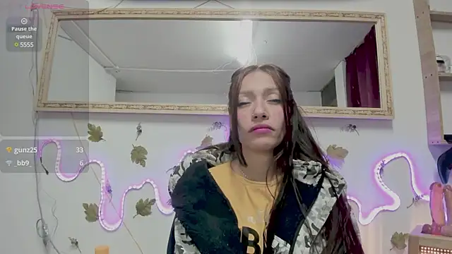 IZZY BEAUTIFUL online show from February 27, 2025, 9:29 am