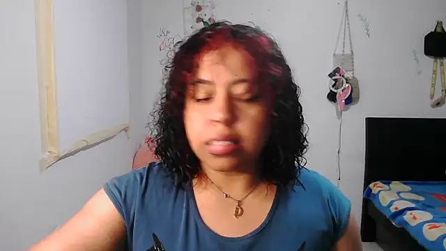 alexandraluv online show from November 23, 2025, 7:24 pm