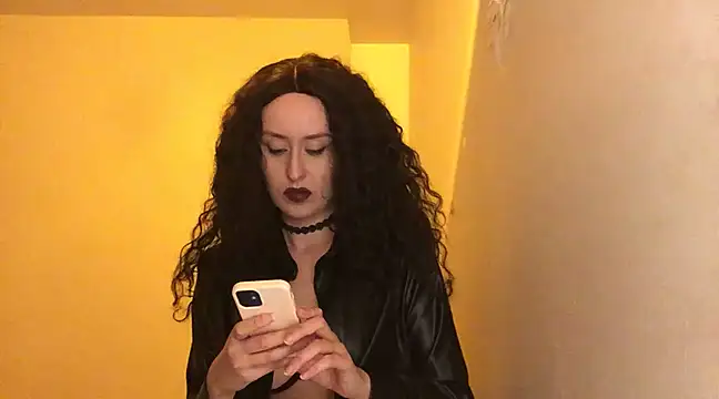 Snapshot of seductress444 chatting on February 2, 2025, 11:42 pm seductress444 online show from February 2, 2025, 11:42 pm