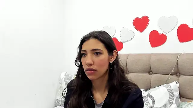 Miss veronicaa2 online show from February 15, 2025, 9:39 pm
