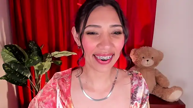 Snapshot of Miss_veronicaa2 chatting on October 27, 2025, 1:23 pm Miss veronicaa2 online show from October 27, 2025, 1:23 pm