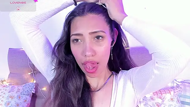 Miss veronicaa2 online show from February 17, 2025, 4:06 pm