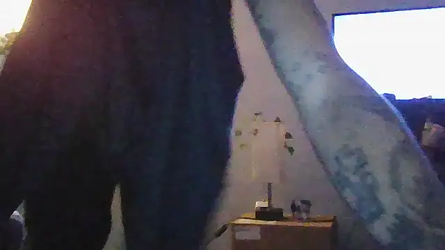 Snapshot of cruz815 chatting on October 12, 2025, 1:07 am cruz815 online show from October 12, 2025, 1:07 am