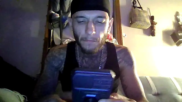 Snapshot of cruz815 chatting on September 21, 2025, 6:18 am cruz815 online show from September 21, 2025, 6:18 am