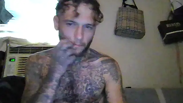 Snapshot of cruz815 chatting on September 27, 2025, 7:53 pm cruz815 online show from September 27, 2025, 7:53 pm