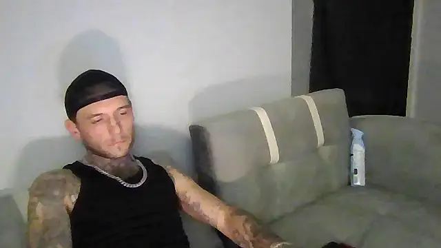 cruz815 online show from November 28, 2025, 2:45 am