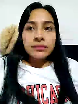 Snapshot of Marce0 chatting on February 4, 2025, 2:39 am Marce0 online show from February 4, 2025, 2:39 am