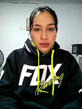 Snapshot of Marce0 chatting on March 6, 2025, 12:21 am Marce0 online show from March 6, 2025, 12:21 am