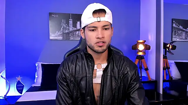 Max Conor1 online show from September 19, 2025, 11:58 am