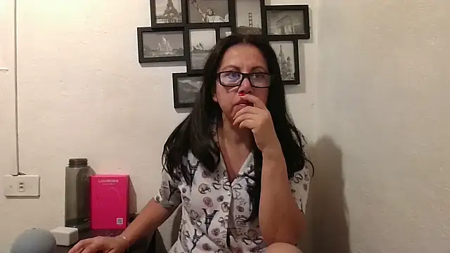MirandaLatinaLovely online show from February 28, 2025, 4:43 am