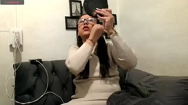 MirandaLatinaLovely online show from February 13, 2026, 5:24 pm