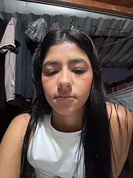 eva roseee online show from March 16, 2026, 11:40 pm