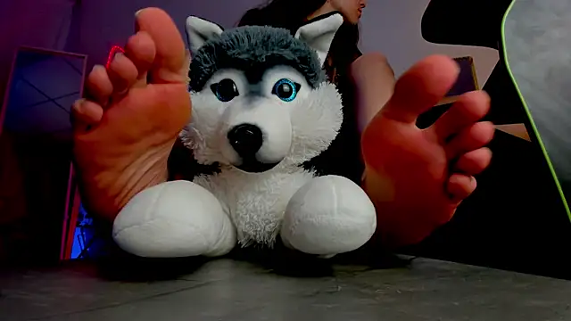 Snapshot of MilaStoyne chatting on November 21, 2025, 7:18 am MilaStoyne online show from November 21, 2025, 7:18 am