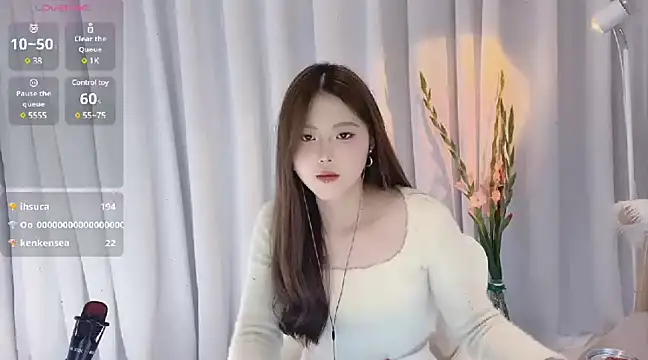 SylviaLing2007 online show from February 11, 2025, 4:02 pm