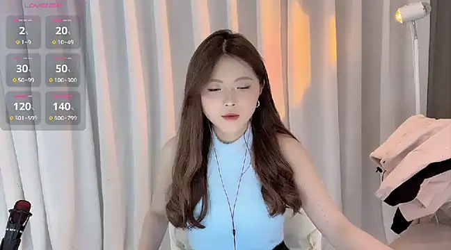 SylviaLing2007 online show from February 10, 2025, 2:16 pm