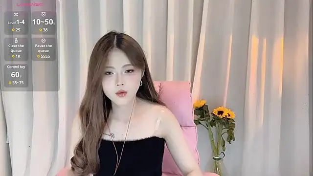 SylviaLing2007 online show from February 18, 2025, 4:36 pm