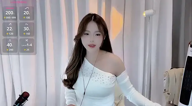 SylviaLing2007 online show from February 8, 2025, 11:44 am