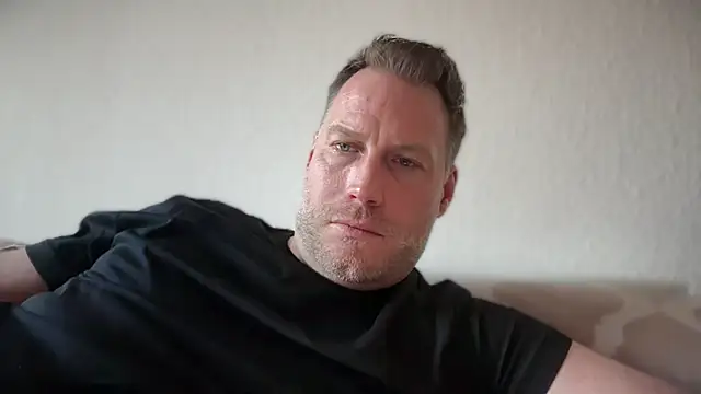 Snapshot of Christian87xxx chatting on March 19, 2026, 4:29 pm Christian87xxx online show from March 19, 2026, 4:29 pm