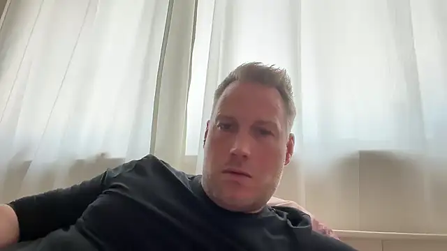 Snapshot of Christian87xxx chatting on March 12, 2026, 3:49 pm Christian87xxx online show from March 12, 2026, 3:49 pm
