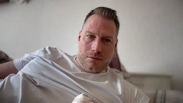 Snapshot of Christian87xxx chatting on April 2, 2026, 3:08 pm Christian87xxx online show from April 2, 2026, 3:08 pm