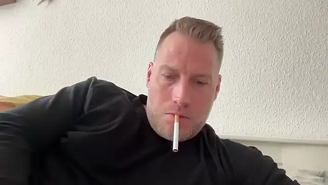 Snapshot of Christian87xxx chatting on March 29, 2026, 11:12 am Christian87xxx online show from March 29, 2026, 11:12 am