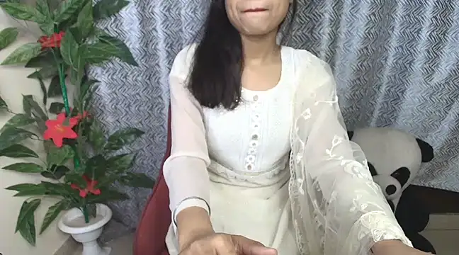 Snapshot of Fly_Rashmi chatting on March 5, 2025, 7:49 pm Fly Rashmi online show from March 5, 2025, 7:49 pm