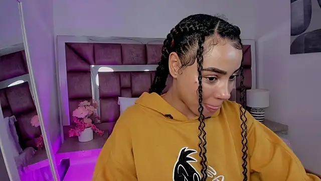 Snapshot of tamararose1 chatting on October 15, 2025, 10:18 pm tamararose1 online show from October 15, 2025, 10:18 pm