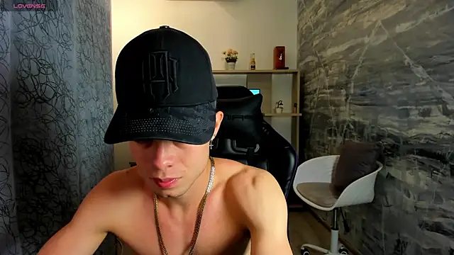 Snapshot of marcuscollins1_ chatting on February 12, 2026, 12:38 pm marcuscollins1 online show from February 12, 2026, 12:38 pm