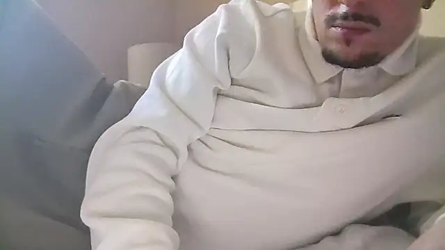 giumy91 online show from April 14, 2026, 9:25 am