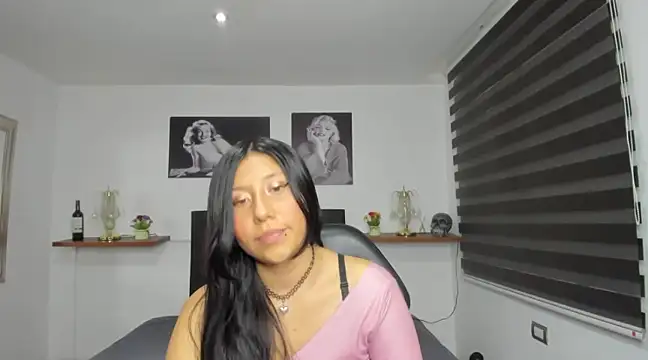 Nohemi louse online show from February 8, 2025, 7:27 pm