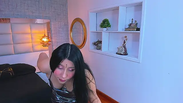 Nohemi louse online show from March 12, 2026, 6:45 pm